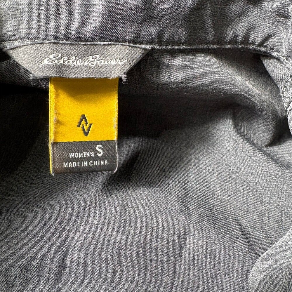 Eddie Bauer Blouse Womens Size S Dark Gray Sleeveless Button Front Pockets - Picture 8 of 9